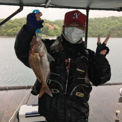 鳴門　ウチの海　イカダ