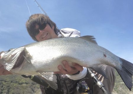 A.P.Pフィッシングガイドサービス　ロックショアゲームにRIDEON！