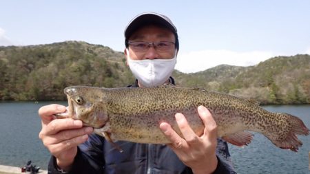 フィッシングレイクたかみや 釣果