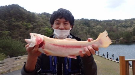 フィッシングレイクたかみや 釣果