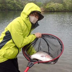 フィッシングレイクたかみや 釣果