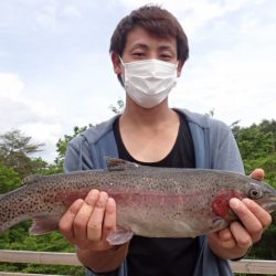 フィッシングレイクたかみや 釣果
