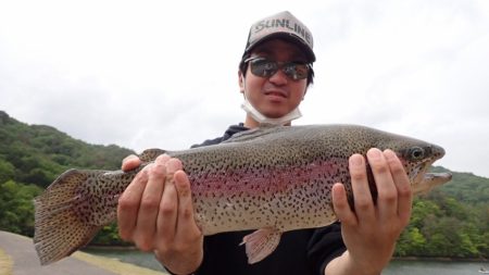 フィッシングレイクたかみや 釣果