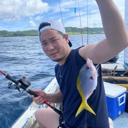 蒼い海と紅い魚