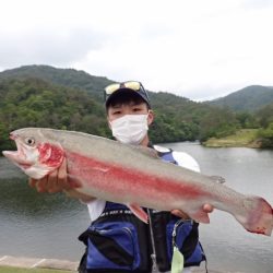 フィッシングレイクたかみや 釣果