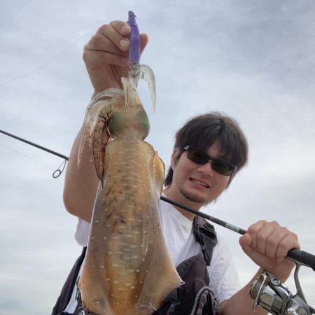 A.P.Pフィッシングガイドサービス　グラドロ90にてイカRIDEONとなる。