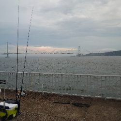 強風と小雨の中…