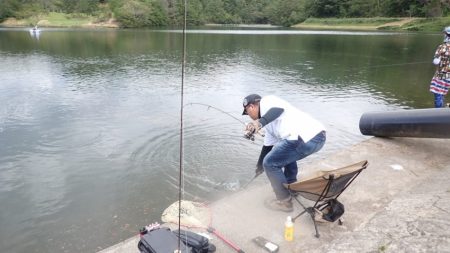 フィッシングレイクたかみや 釣果