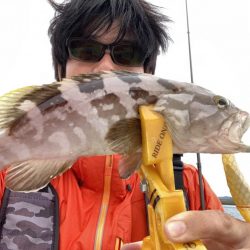 A.P.Pフィッシングガイドサービス　先制ボーズ逃れでセイゴをRIDEONも、ブレドロデストロイの活躍によりその効果は薄れる。