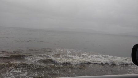 大雨、爆風、??