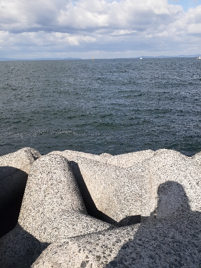 爆風の中なんとか