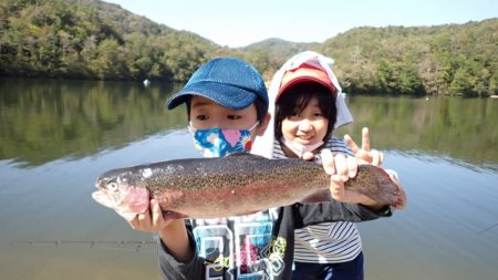フィッシングレイクたかみや 釣果