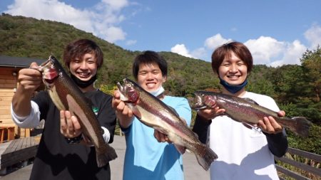 フィッシングレイクたかみや 釣果