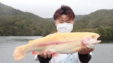 フィッシングレイクたかみや 釣果