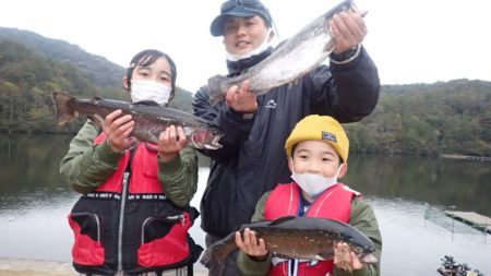 フィッシングレイクたかみや 釣果