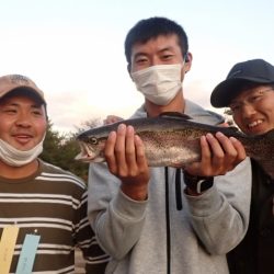 フィッシングレイクたかみや 釣果