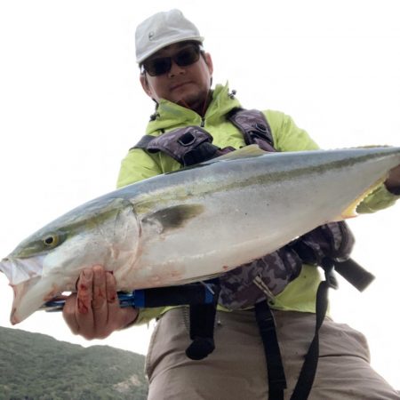 A.P.Pフィッシングガイドサービス ブリ&ヒラマサ 秋を感じる展開にRIDEON!