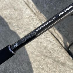 爆風の中のショアジギング