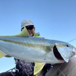 A.P.Pフィッシングガイドサービス ブリ&ヒラマサ 秋を感じる展開にRIDEON!