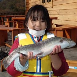 フィッシングレイクたかみや 釣果