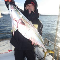 鳴門ブリが連発。