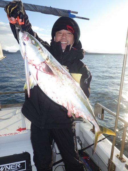 鳴門ブリが連発。