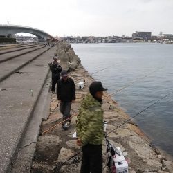 東二見のキス３連投