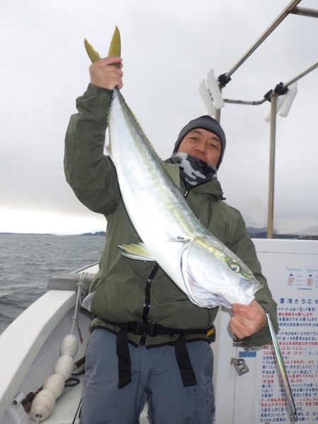 鳴門ブリが連発。