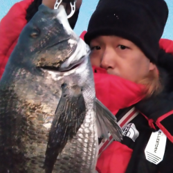 久しぶりのチヌの強烈な引き！