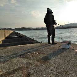 フカセ‥最高ですネ・・風強・・