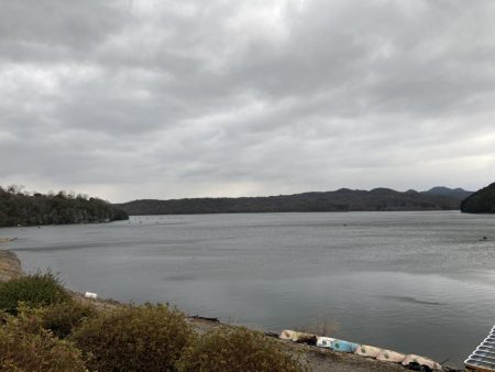 入鹿池でワカサギ釣り