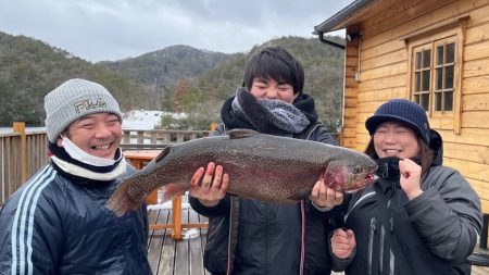 フィッシングレイクたかみや 釣果