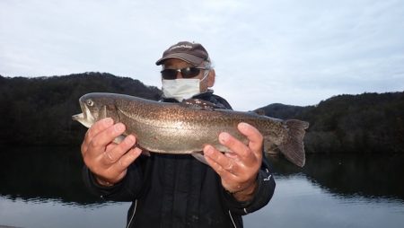 フィッシングレイクたかみや 釣果