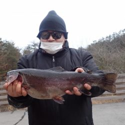 フィッシングレイクたかみや 釣果