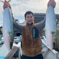 ワラサ3本ホシザメ1本