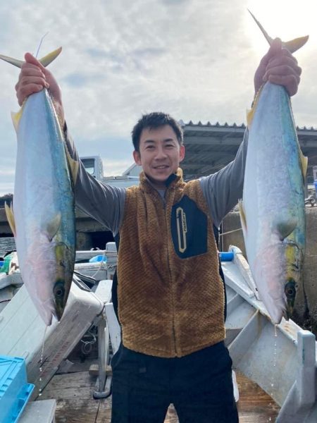 ワラサ3本ホシザメ1本