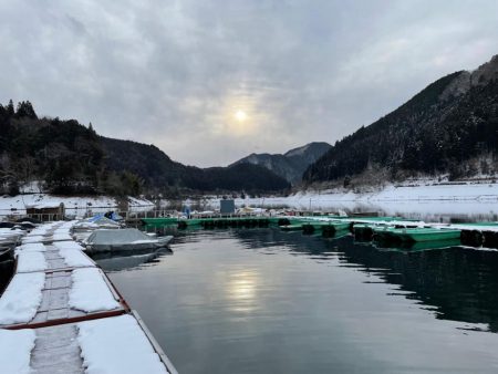 タックルを揃えて生野銀山湖へワカサギ釣りへ