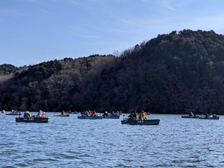 愛知県入鹿池ボート ワカサギ釣り！