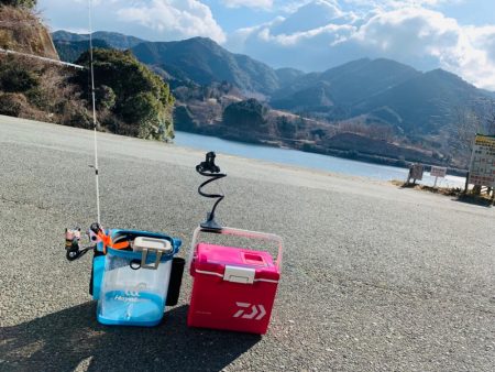 【熊本】竜門ダム(班蛇口湖)で雪降る中のワカサギ釣り