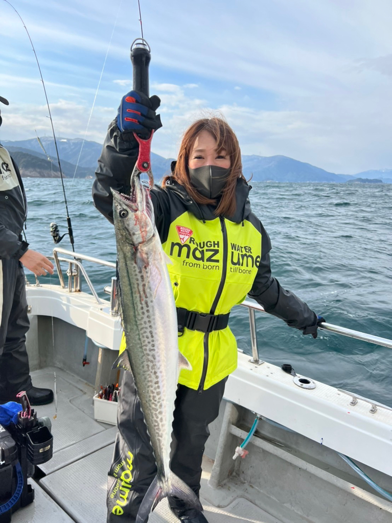 沖が時化たので近海でサワラ狙い