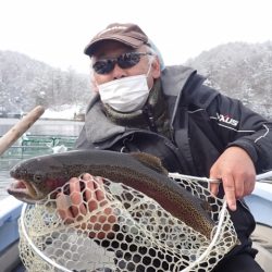 フィッシングレイクたかみや 釣果