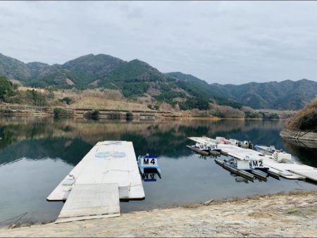 【竜門ダム(班蛇口湖)】ワカサギ釣り終盤 サイトでも釣れ79匹手中