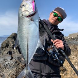 【ジャックアイ】宮崎・沖磯ショアジギングにて、良型メッキ連発‼︎