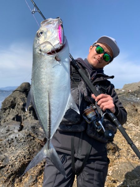【ジャックアイ】宮崎・沖磯ショアジギングにて、良型メッキ連発‼︎