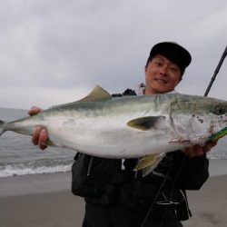 ジャックアイマキマキで鹿児島県・吹上浜にて冬のサーフブリ連発‼︎