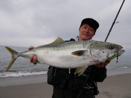 ジャックアイマキマキで鹿児島県・吹上浜にて冬のサーフブリ連発‼︎
