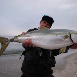 ジャックアイマキマキで鹿児島県・吹上浜にて冬のサーフブリ連発‼︎