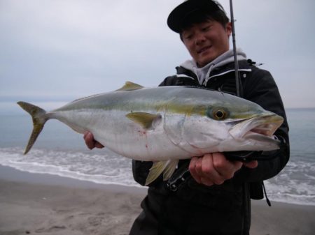 ジャックアイマキマキで鹿児島県・吹上浜にて冬のサーフブリ連発‼︎