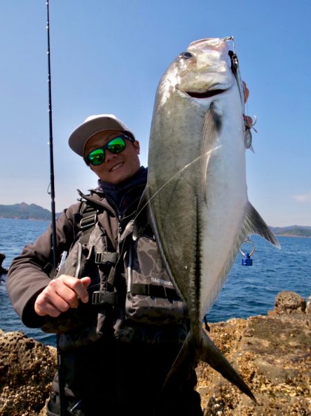 【ジャックアイ】宮崎・沖磯ショアジギングにて、良型メッキ連発‼︎