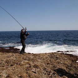 【ジャックアイ】宮崎・沖磯ショアジギングにて、良型メッキ連発‼︎